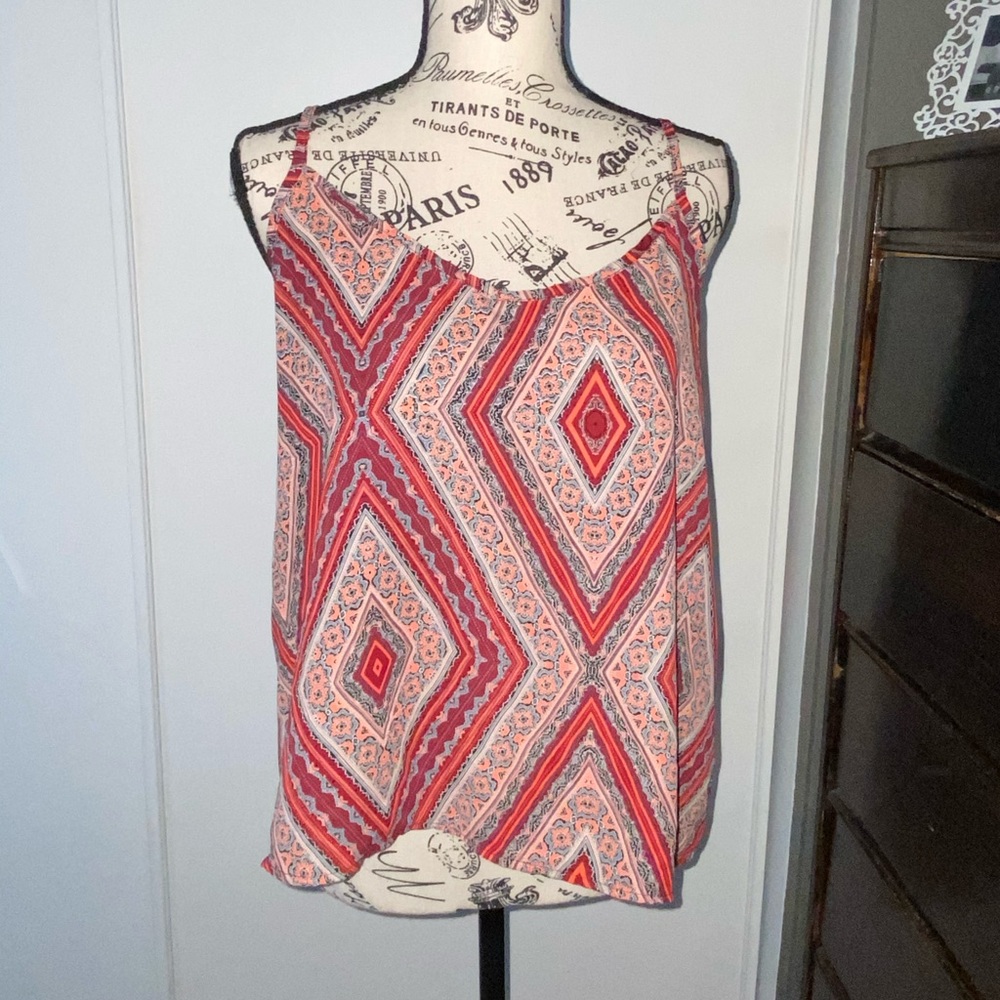 Nice styled tank top.